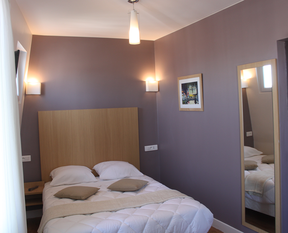 Single Room Shared Bathroom